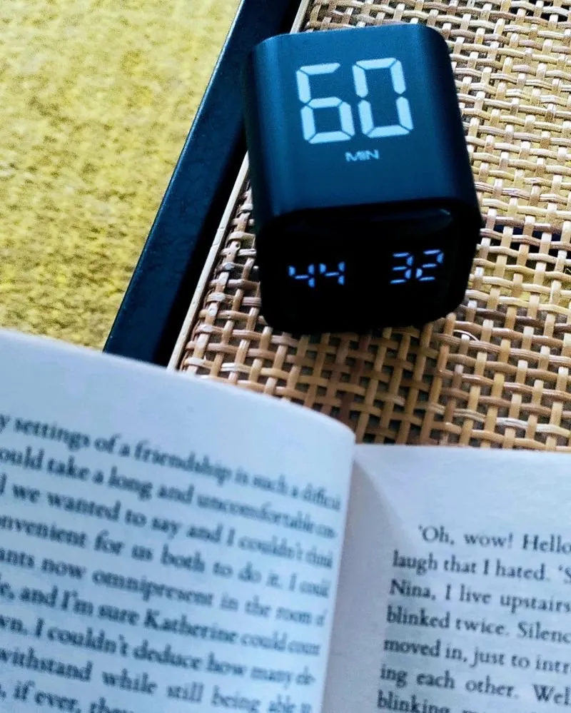 Timer cube on a desk